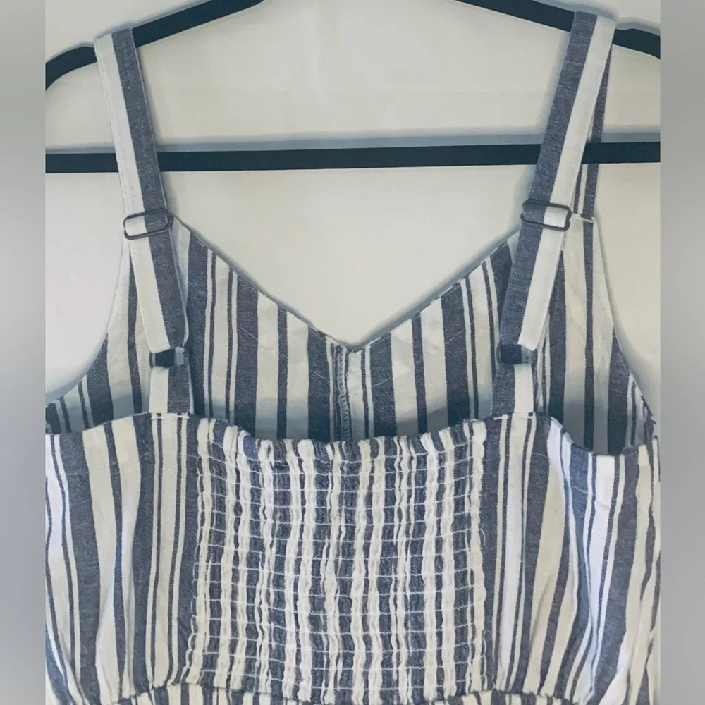 Roxy Women’s Navy and White Striped Dress, XL
85% Cotton, 15 Linen - Picture 7 of 15
